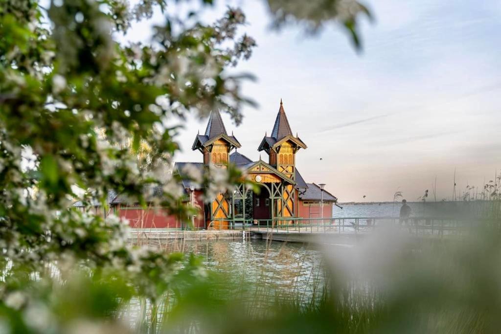Petertuende Vendeghaz Villa Keszthely Luaran gambar